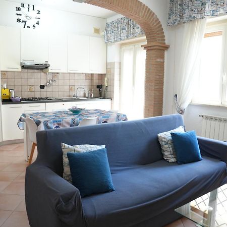 La Casa Di Flo Apartment Anzio Bagian luar foto